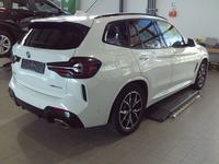 Skats no labās puses aizmugurē