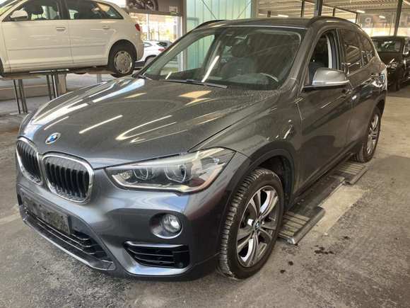 Skats no kreisās puses priekšā