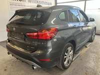 Skats no labās puses aizmugurē