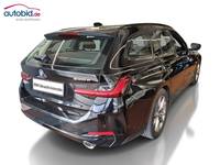 Skats no labās puses aizmugurē