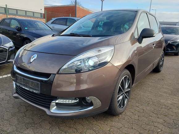 Вид спереди слева