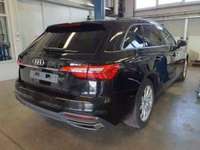 Skats no labās puses aizmugurē