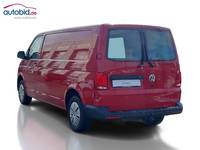 Vaade tagant vasakult