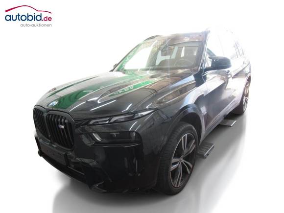 Skats no kreisās puses priekšā