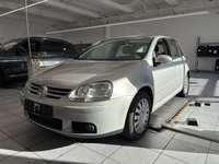 Skats no kreisās puses priekšā