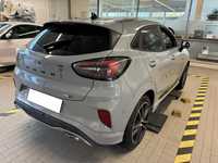 Skats no labās puses aizmugurē