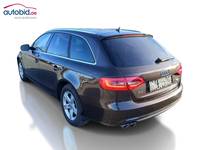 Skats no kreisās puses aizmugurē