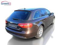 Skats no labās puses aizmugurē