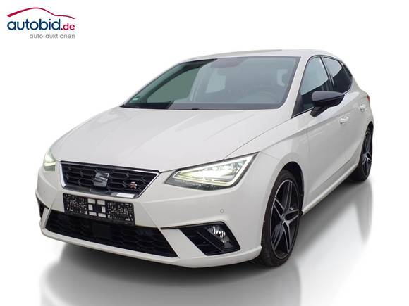 Skats no kreisās puses priekšā