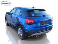 Skats no kreisās puses aizmugurē