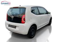 Skats no labās puses aizmugurē