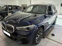 Skats no kreisās puses priekšā