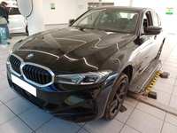 Skats no kreisās puses priekšā