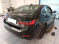 Skats no labās puses aizmugurē