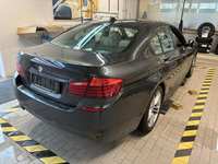 Skats no labās puses aizmugurē