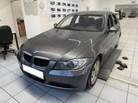 Skats no kreisās puses priekšā