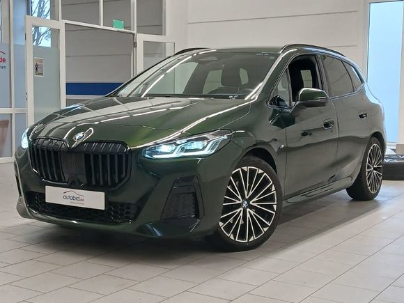 Pogled od napred levo