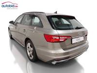 Skats no kreisās puses aizmugurē