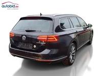 Skats no labās puses aizmugurē