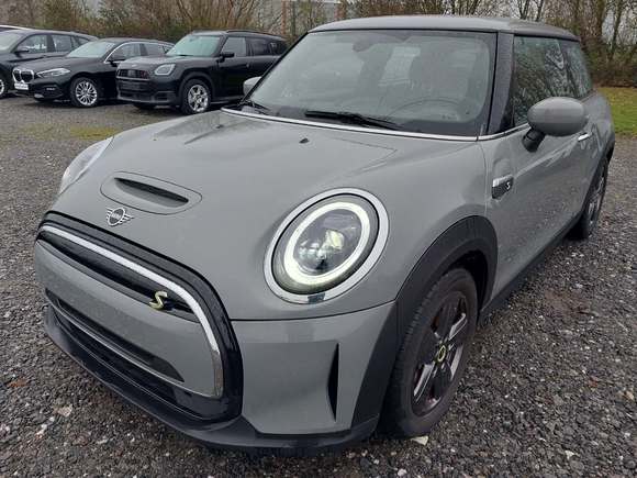 Вид спереди слева