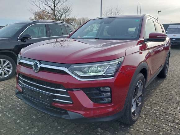 Вид спереди слева