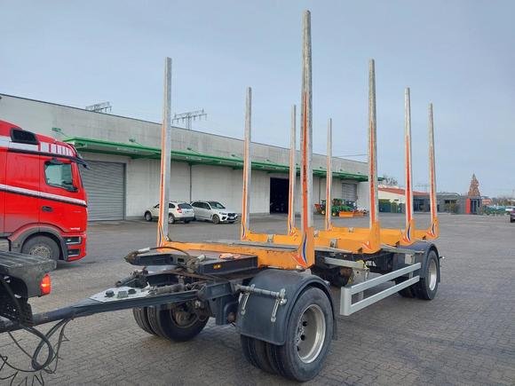 Вид спереди слева