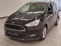 Skats no kreisās puses priekšā