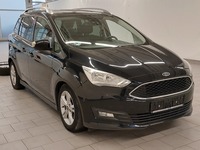 Skats no labās puses priekšā