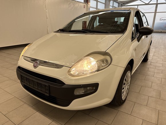 Skats no kreisās puses priekšā