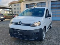 Skats no kreisās puses priekšā