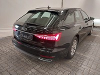 Pogled od pozadi desno