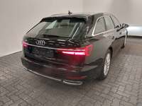 Pogled od pozadi desno