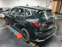 Skats no kreisās puses aizmugurē