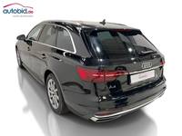 Skats no kreisās puses aizmugurē