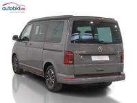 Pogled od pozadi levo