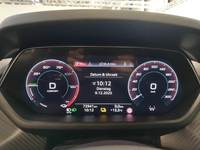 Pohled na přístrojovou desku