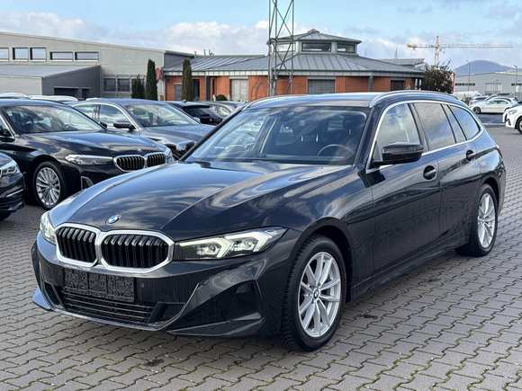 Skats no kreisās puses priekšā