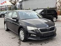 Skats no labās puses priekšā