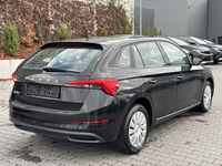 Skats no labās puses aizmugurē