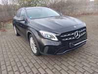 Skats no labās puses priekšā