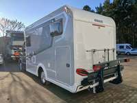 Vaade tagant vasakult