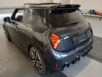 Vaade tagant vasakult