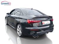 Vaade tagant vasakult