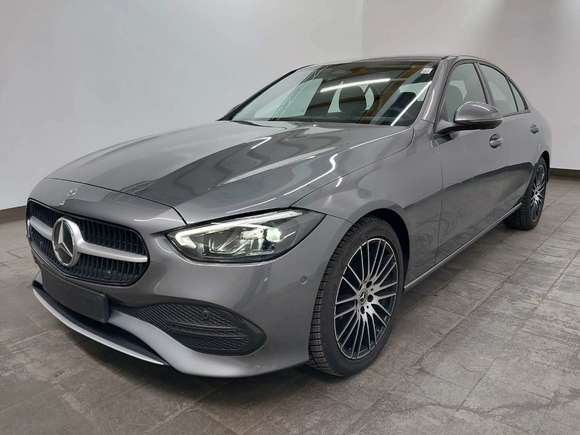 Pogled od napred levo