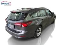 Vaade tagant vasakult