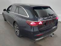 Pogled od pozadi levo