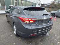 Вид сзади слева