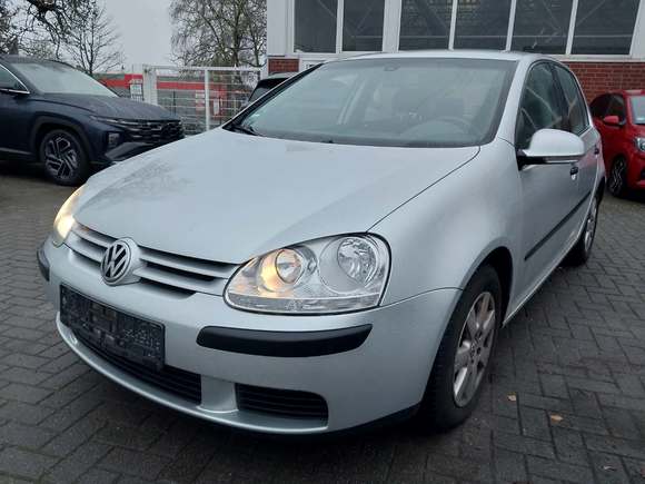 Вид спереди слева