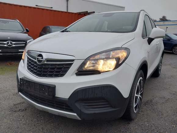 Вид спереди слева