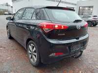 Вид сзади слева